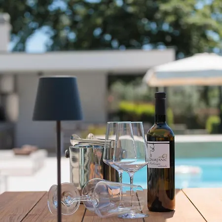 Fuskulina - Stunning Close To Porec Villa *