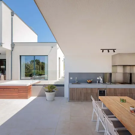 Fuskulina - Stunning Close To Porec Villa